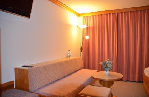 Saas Almagell Hotel | Ski-In/Ski-Out Hotel Sport