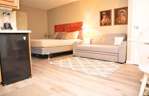 Mancelona Apartment | Ski In Ski Out - Sleeps 6 - Bring the family!