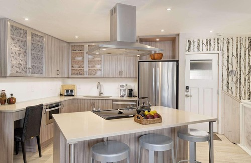 Snowmass Village Condo | Ski-In/Ski-Out Snowmass Condo! Private Snow Access, Balcony Views, Fireplace, Pool, HotTub & Parking