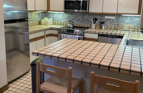 Plymouth Condo | Ski & Mountain Getaway-Minutes to Okemo, Killington, Long Trail, and many lakes!
