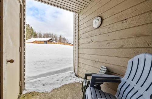 Stratton Mountain House | Ski on Ski Off F Building at Obertal