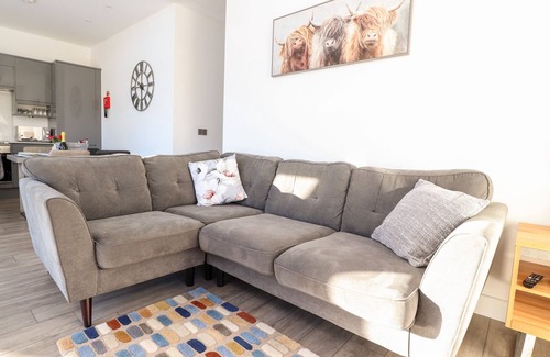 Bolton by Bowland Cottage | SKIRDEN VIEW, pet friendly, with hot tub in Chatburn