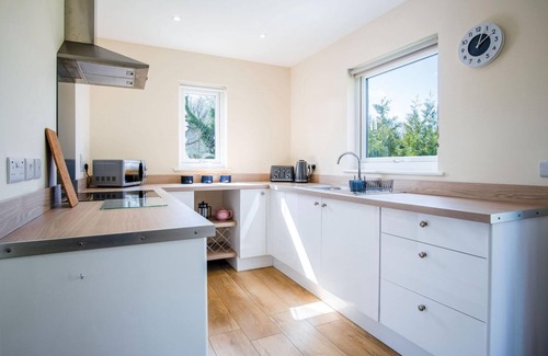 Jameston Apartment | Skomer Lodge - 2 Bedroom Lodge - Manorbier