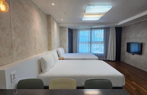 Haeundae Apartment | Sky and Ocean