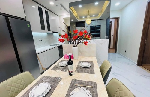 Tan Binh Apartment | Sky Center Tan Son Nhat Airport Luxury