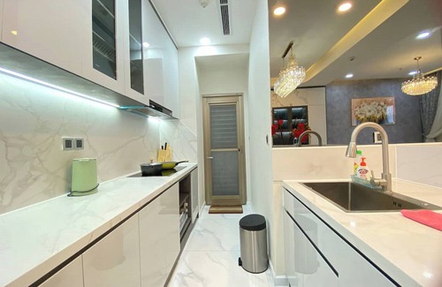 Tan Binh Apartment | Sky Center Tan Son Nhat Airport Luxury