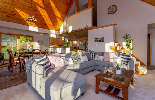 Wellsboro House | Sky High Chalet! Gorgeous home on 10+ acres with hot tub, 2 minutes to Wellsboro