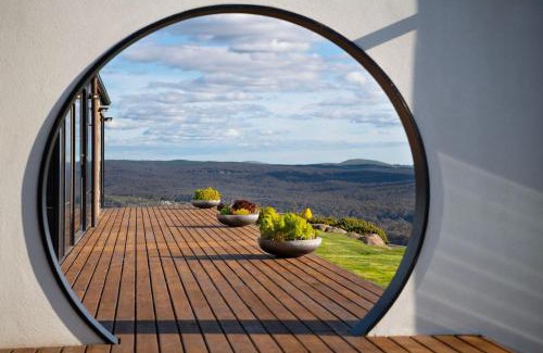 Mount Franklin House | Sky High- iconic ridge-top retreat