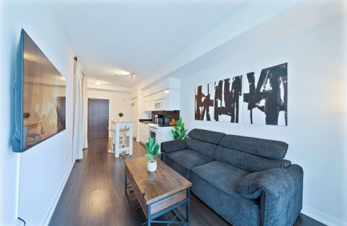 CityPlace Condo | Sky Living -Cozy Place with Lake and City Views