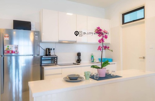Bukit Indah Apartment | Sky loft (ホームステイ) @ JB city homestay