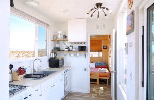 Wonder Valley Ski Chalet | Skybox Suite