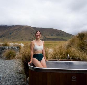 Ben Ohau Bed & Breakfast | Skylark Cabin