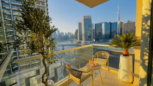 Business Bay House | Skyline Dream - 1 BHK - Burj and Canal views