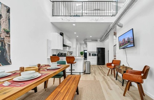 Front Park Apartment | Skyline Loft: Downtown Buffalo