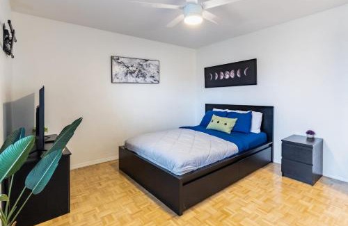 Downtown Atlanta House | Skyline Stay - Chic 1BR in Downtown Atlanta