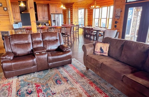 Todd Cabin | Skyview Hideaway Available Labor Day Weekend!