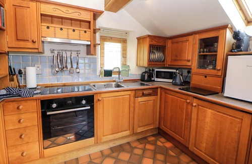 Cauldon Low Cottage | SLADE TOPS, pet friendly, with open fire in Ilam, Staffordshire