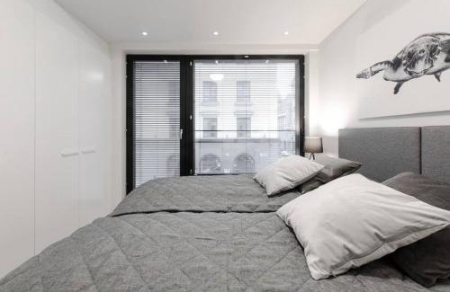 Kamppi Apartment | Sleek and Spacious 3 BR Apartment in City Centre