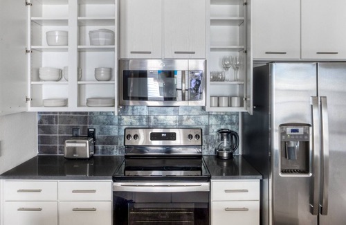 Chestnut Apartment | Sleek East Austin 1BR w/ Pool, Gym & W/D, nr restaurants, by Blueground