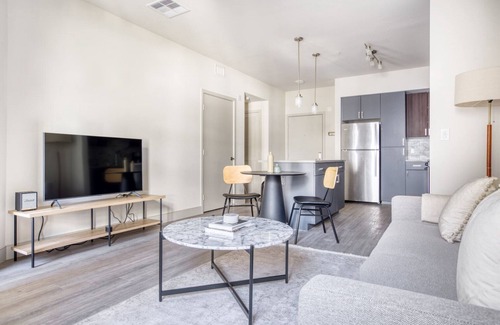 Fremont Apartment | Sleek Fremont 1BR w/Roof Deck, Pool & Spa, near TJ & WF, by Blueground