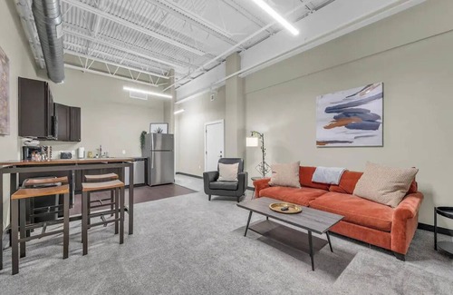 Waldron Apartment | Sleek, modern loft minutes from Airport, FAST Wifi