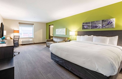 Mount Hope Hotel | Sleep Inn & Suites Mt. Hope near Auction & Event Center