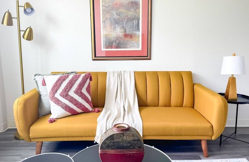 Mount Auburn Apartment | Sleepover: Vivid 1BD/1BA + Gym - Downtown Cincinnati