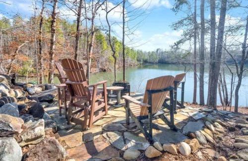 Mill Spring House | Sleeps 12 Hot Tub Private Dock Kayaks Dogs Welcome