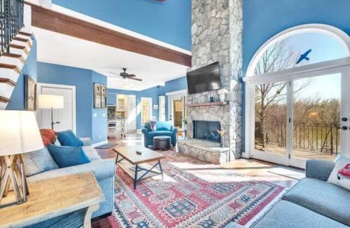 Mill Spring House | Sleeps 12 Hot Tub Private Dock Kayaks Dogs Welcome
