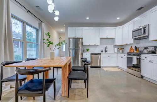 Vollintine-Evergreen House | Sleeps 12 Shuffleboard Fire Pit Near Beale St