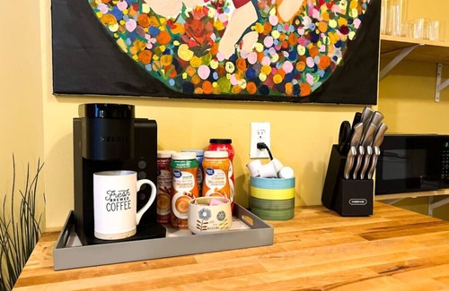 Jeannette Condo | Sleeps 14! 9 Beds and Bathrooms, Historic + WIFI!