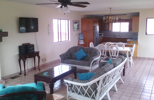 Lengueta Arenosa House | Sleeps 15: Beautiful 3,300 sqft, 2 Story Beach Home w/NEW 9 ppl/72 jet HOT TUB!