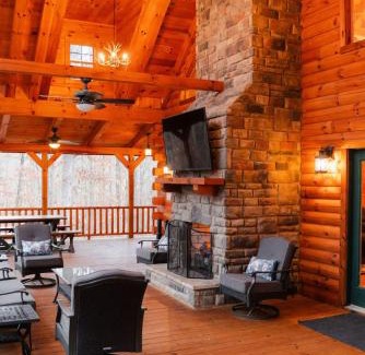 Carbon Hill House | Sleeps 16 Luxury Cabin with Game Room & Hot Tub
