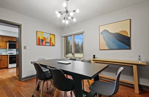 Ashtabula House | Sleeps 18 w/Game Room, 9 min to Geneva Strip, 7 min to Harbor District/Wineries