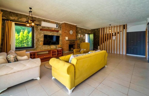 Faralya Villa | Sleeps 2, Villa with Heated Pool - AWZ 273