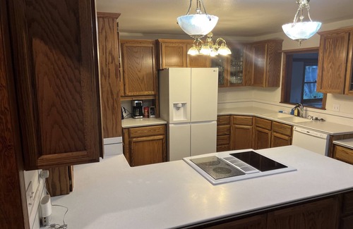 Hillsboro House | Sleeps 20+ Hillsboro, Beaverton big and spacious 7 bedrooms