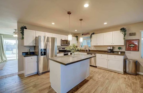 Camelback East House | Sleeps 20 Plus | Pool & Putting Green in Paradise