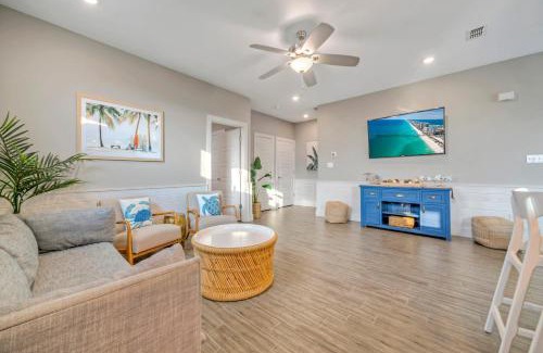 Port Aransas House | Sleeps 33 4 Condos Walk to the Beach Resort-Style Pool Endless Summer Resort