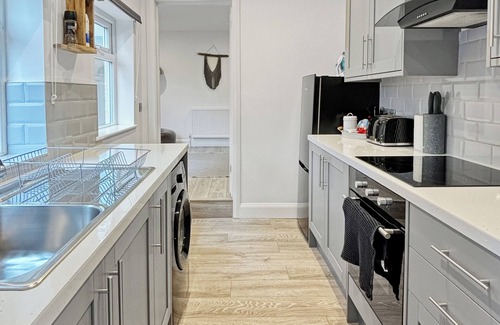 Grantham Apartment | Sleeps 4- 1-Bedroom Apartment – Walking Distance to Grantham Town Centre!