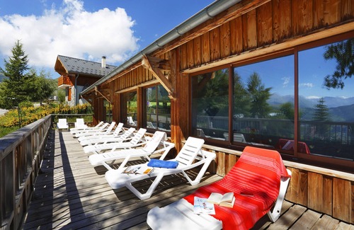 La Toussuire Condo | Sleeps 6! Mountain Adventure + FREE Shuttles