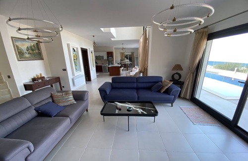 Torba Villa | Sleeps 6, Villa w/ Private Pool and Modern Design - AWZ 302