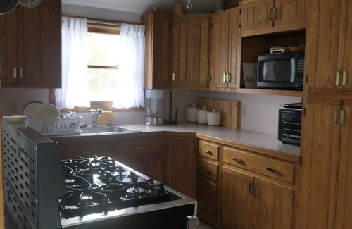 North Eastham House | Sleeps 8, 8 minute walk to the beach, Pet friendly