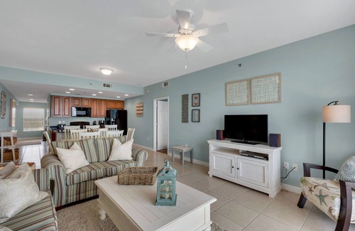 West Panama City Beach Condo | SLEEPS 9 - SPOTLESS OWNER MANAGED CONDO; BEACH FRONT, CLOSE TO PIER PARK!