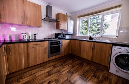 Peckham House | Sleeps8-KingBeds-SofaBed-Garden-AirCon-FreeParking