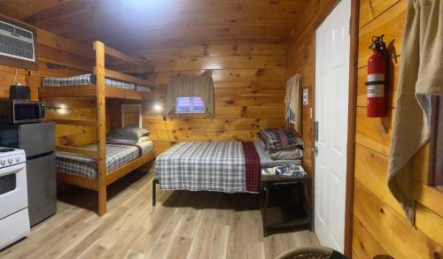 Stanton House | Sleepy Bear Cabin, Red River Gorge, KY, River Access & Views