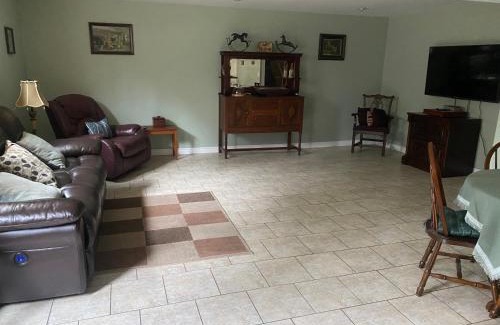Bridgewater House | Sleepy Pines Place