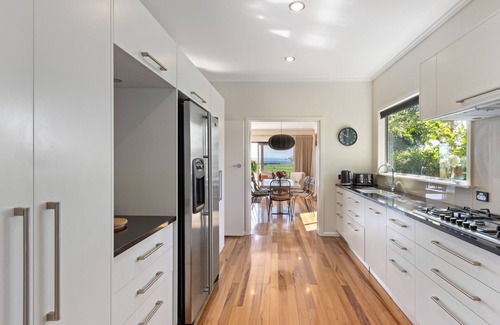 Poraiti House | Slice of Heaven - Napier Holiday Home