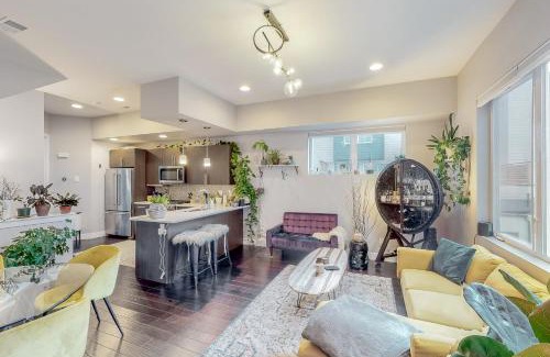 West Colfax House | Sloan Lake’s Rooftop Oasis