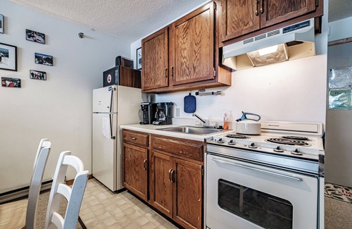 Sunday River Area Condo | Slopeside! Cascades studio Sleeps 5