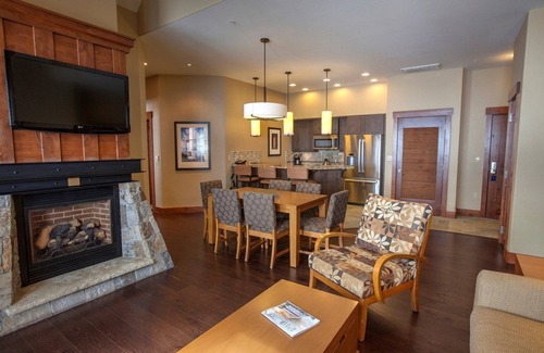 Peak 8 Condo | Slopeside Condo + Ski-in/Ski out | Access Spa